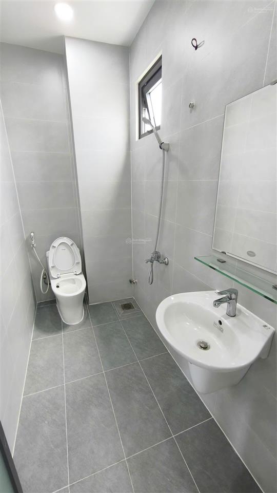 Cho thuê nhà mặt tiền gần trường cđ công thương, phước long b, quận 9, mới xây, vị trí đẹp.