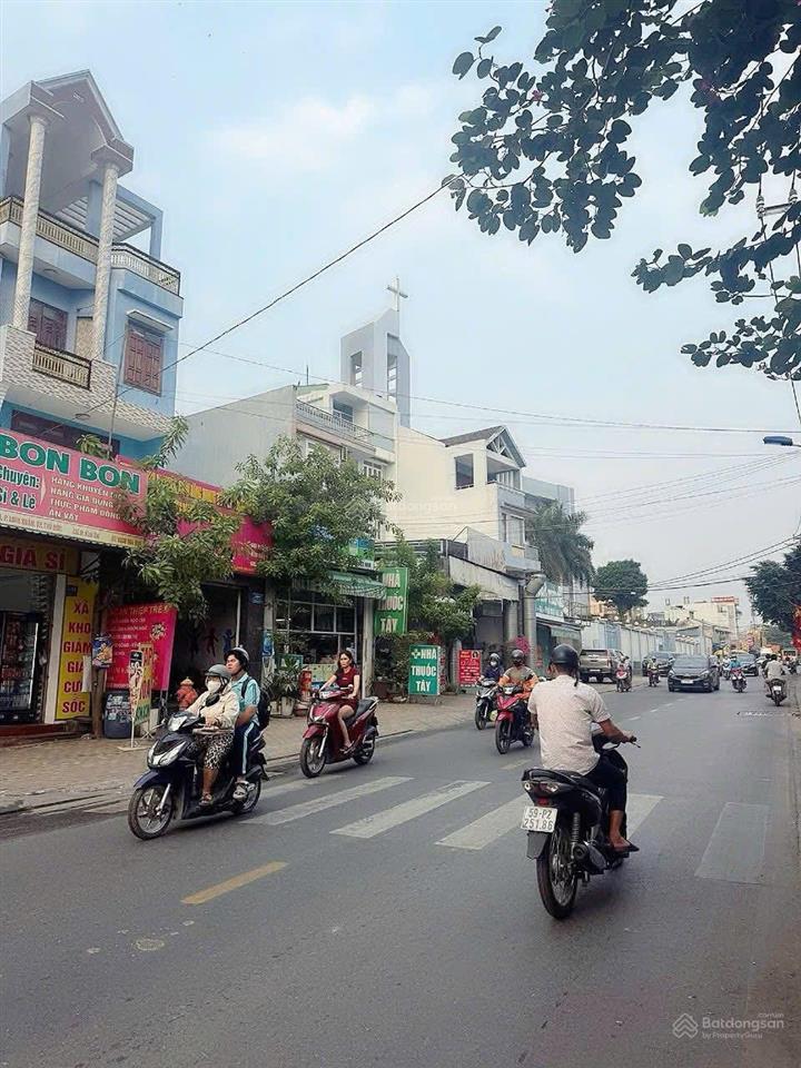 Bán gấp góc 2 mặt tiền đường 8 linh xuân đt 12 m x 20 m