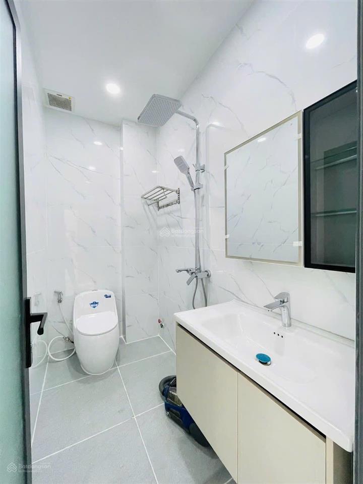 Bán nhà đẹp 4x18mxây 4 tầng có thang máy sát mặt tiền đường lâm thị hố, phường tân chánh hiệp q12