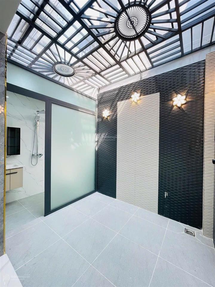 Bán nhà đẹp 4x18mxây 4 tầng có thang máy sát mặt tiền đường lâm thị hố, phường tân chánh hiệp q12