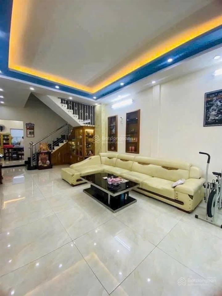 Nhà mặt tiền 5x20m.xây 3 lầu đường thới an 19..phường thới an.q12. 0902 683 ***