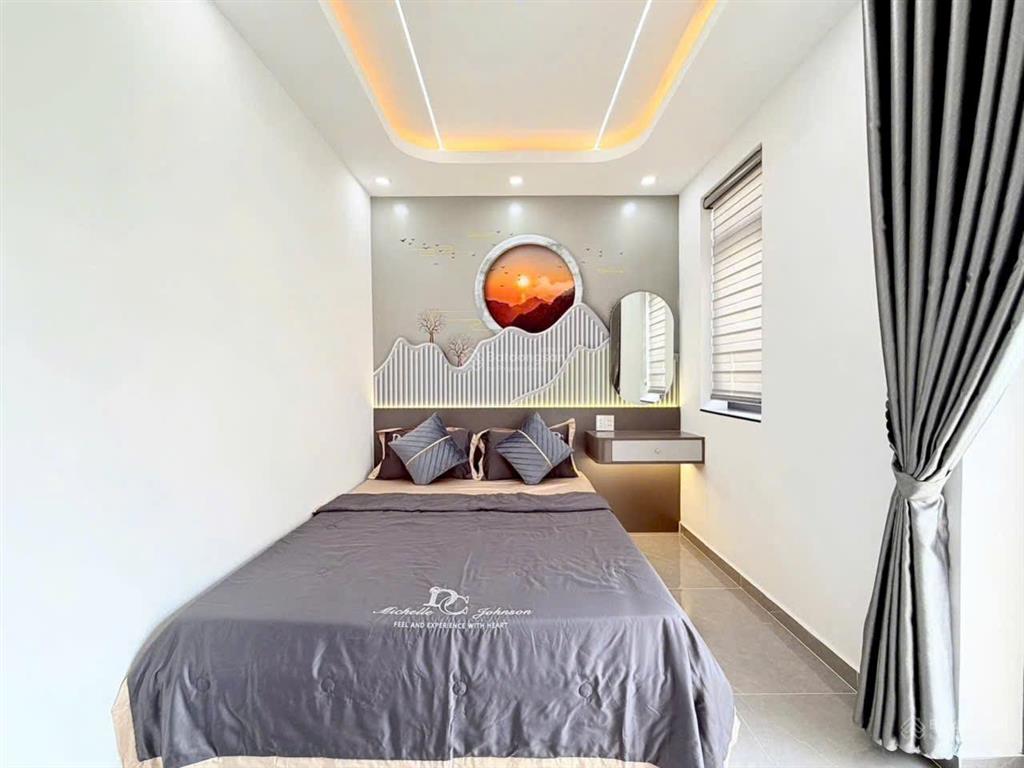 Bán nhà xây mới 4,5m x15m.đúc 4 tấm.đường 7m cách lê văn khương 50m.phường thới an.q12