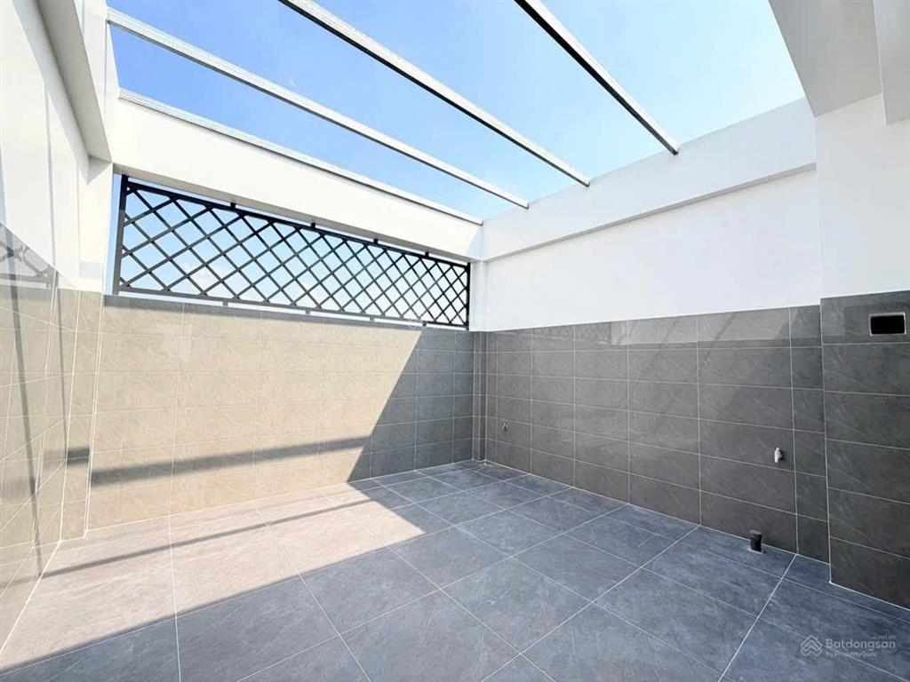 Bán nhà xây mới 4,5m x15m.đúc 4 tấm.đường 7m cách lê văn khương 50m.phường thới an.q12