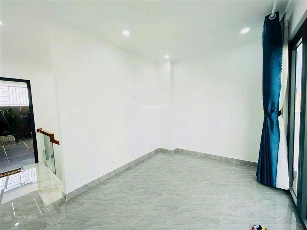 Bán gấp nhà đẹp xây mới 4x15m. xây 1 lửng 3 lầu đường nhựa 14m có vỉa hè, khu phân lô ta16. q12.