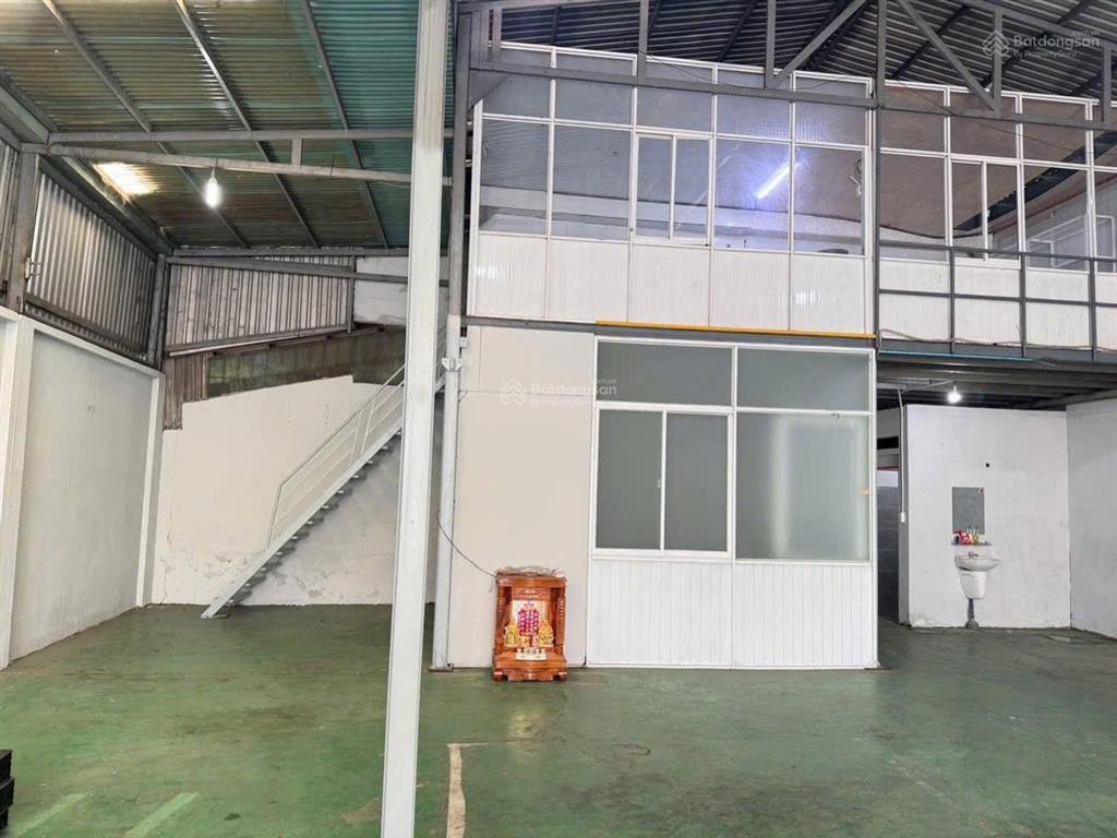 Cho thuê nhà 12 x 25m.mặt tiền thới an gần lê thị riêng ,phường thới an.q12(đường xe continer vào