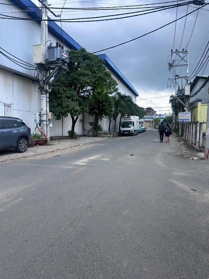 Cho thuê nhà 12 x 25m.mặt tiền thới an gần lê thị riêng ,phường thới an.q12(đường xe continer vào