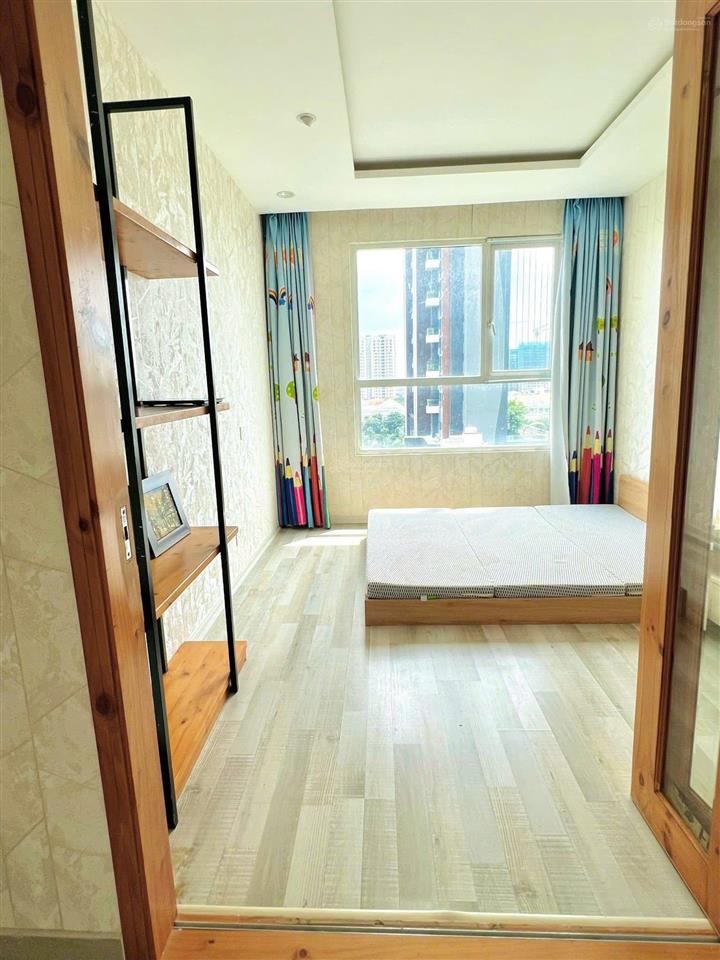 Chính chủ bán vista verde 2pn 82,6m2 full nội thất, sổ hồng, giá 7,9 tỷ bao thuế phí