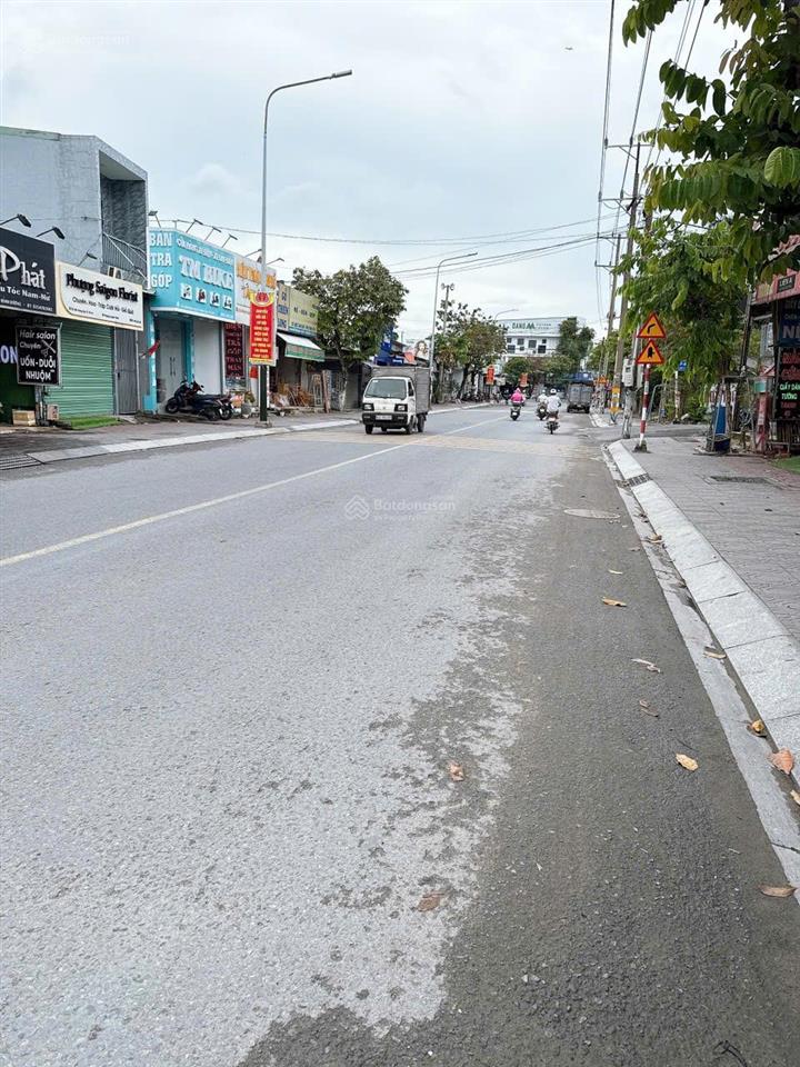 Bán đất 2 mặt tiền trần hưng đạo và hoàng hoa thám, dt 1820m2 giá 64 tỷ, nhận ký gửi 0917 288 ***
