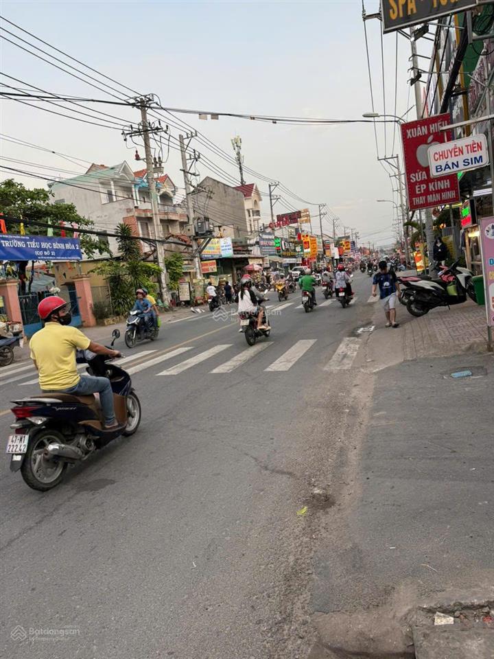 Bán đất 2 mặt tiền trần hưng đạo và hoàng hoa thám, dt 1820m2 giá 64 tỷ, nhận ký gửi 0917 288 ***