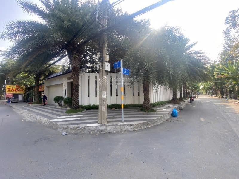 Chính chủ bán lô đất 220 m2 đường 15 hiệp bình chánh, giá 18 tỷ thương lượng.  0917 288 ***