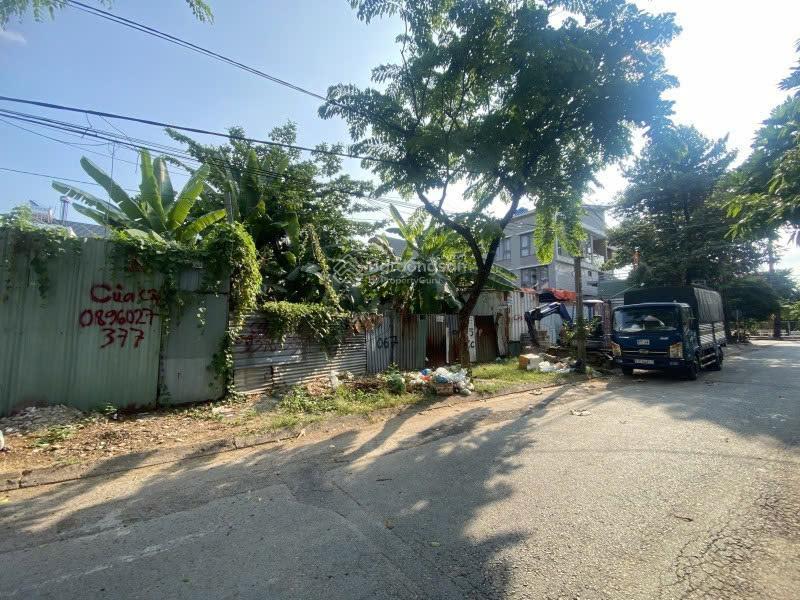 Chính chủ bán lô đất 220 m2 đường 15 hiệp bình chánh, giá 18 tỷ thương lượng.  0917 288 ***