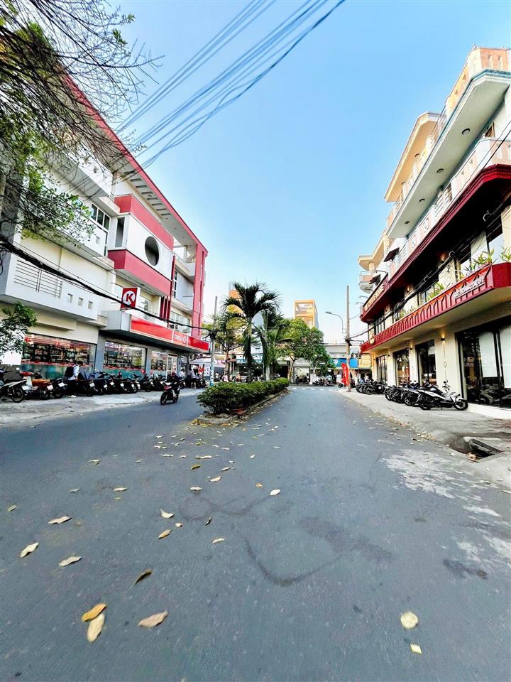 Bán đất đẹp đường 9 linh chiểu thủ đức. dt 75m2 giá 6,8 tỷ.  0917 288 ***