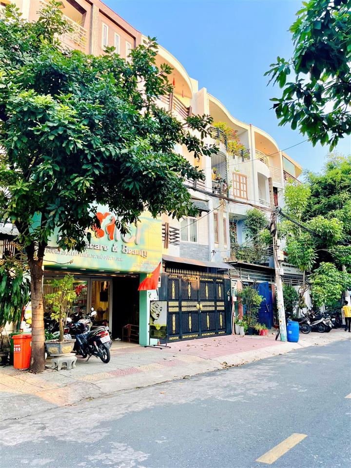 Bán đất đẹp đường 9 linh chiểu thủ đức. dt 75m2 giá 6,8 tỷ.  0917 288 ***