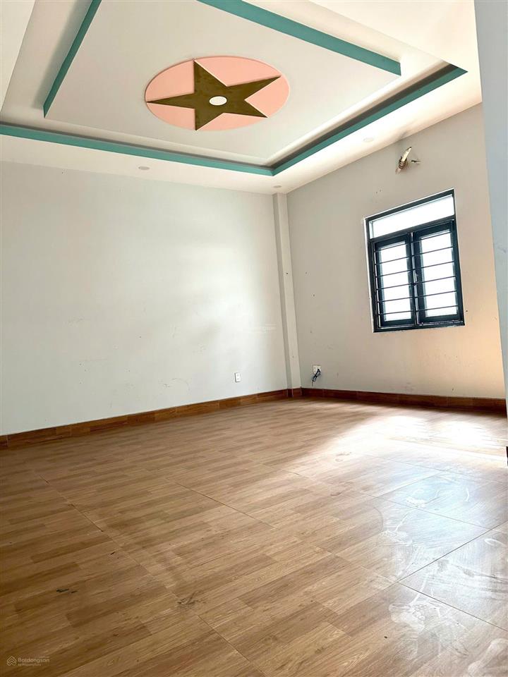 Bán nhà 4 tầng, dt đất 120m2 căn góc, vị trí kinh doanh.  0917 288 *** mr thương