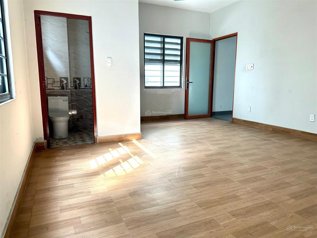 Bán nhà 4 tầng, dt đất 120m2 căn góc, vị trí kinh doanh.  0917 288 *** mr thương