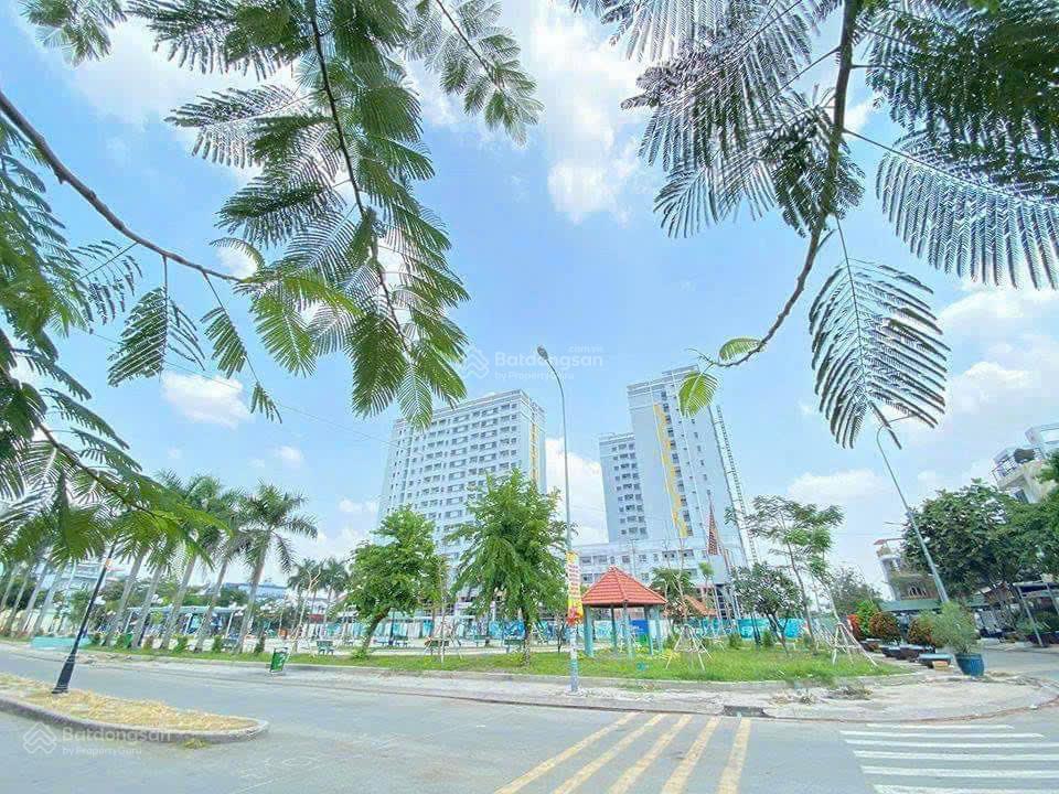 Bán nhà 4 tầng, dt đất 120m2 căn góc, vị trí kinh doanh.  0917 288 *** mr thương