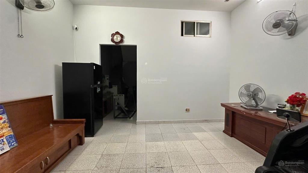 Bán nhà 1 trệt 1 lầu dt 50m2 gồm 3pn giá chỉ 2 tỷ.  0917 288 ***