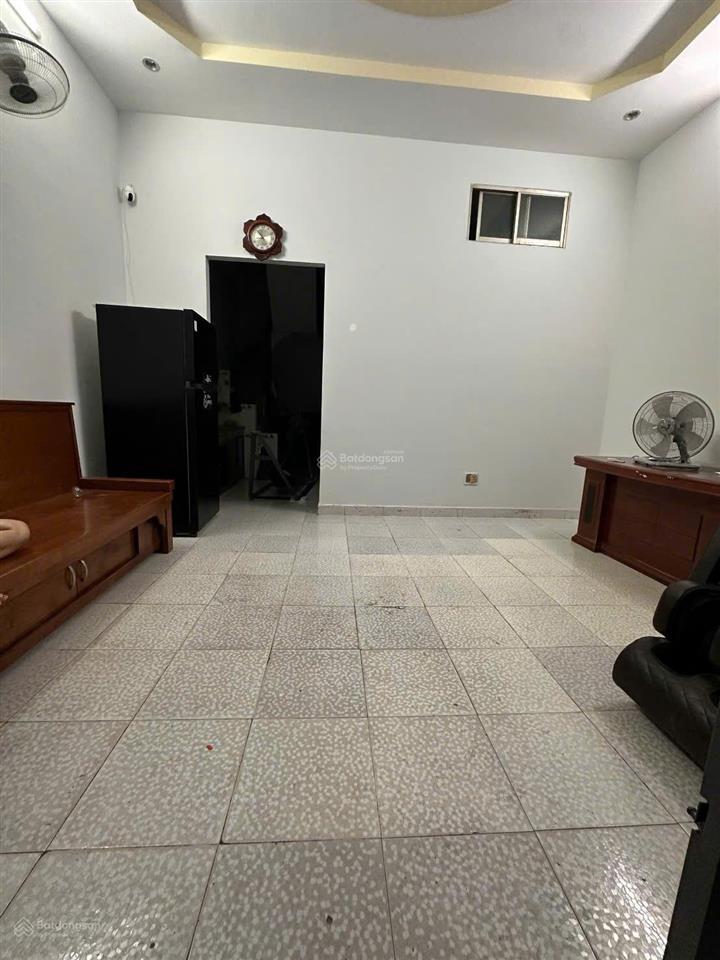 Bán nhà 1 trệt 1 lầu dt 50m2 gồm 3pn giá chỉ 2 tỷ.  0917 288 ***