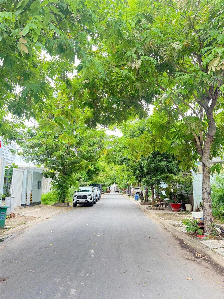 Bán đất mặt tiền rẻ bình chiểu, đường số 8, dt 180m2 ngang 7m, giá 9.9 tỷ, sổ hồng.  0917 288 ***