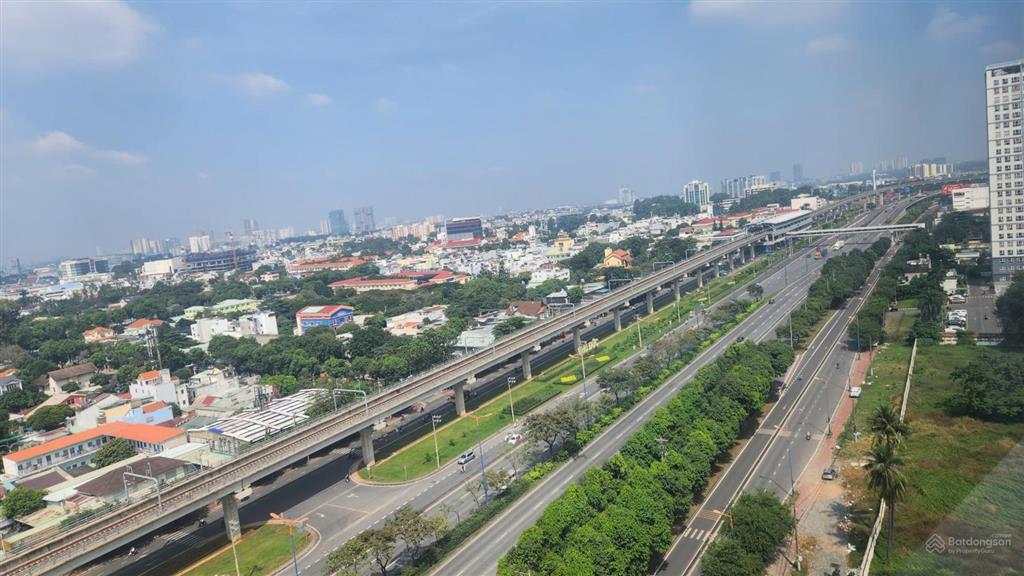 Chính chủ bán căn hộ centum wealth, 80m2 gồm 3pn giá chỉ 4.9 tỷ.  0917 288 ***