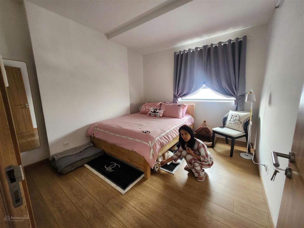 Chính chủ bán căn hộ centum wealth, 80m2 gồm 3pn giá chỉ 4.9 tỷ.  0917 288 ***