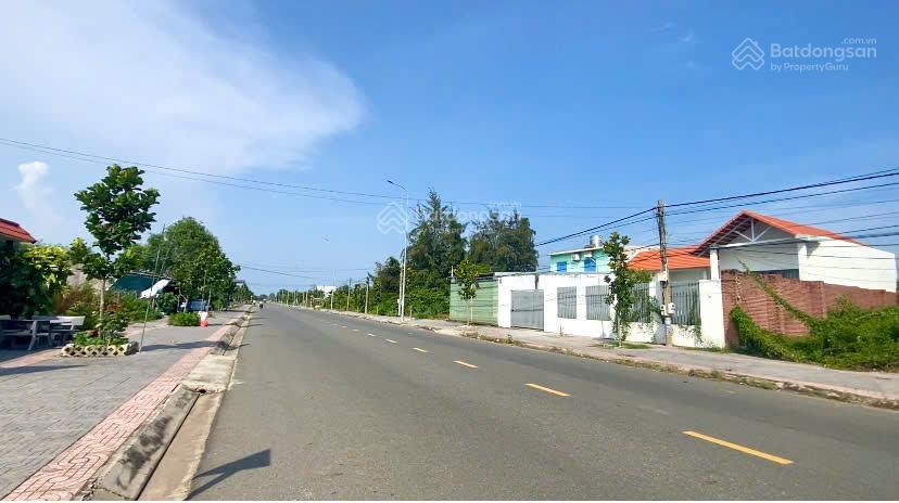 Bán đất mặt tiền đường hàng dương (đường rộng 22m, có vỉa hè cây xanh), cách biển lộc an chỉ 500m