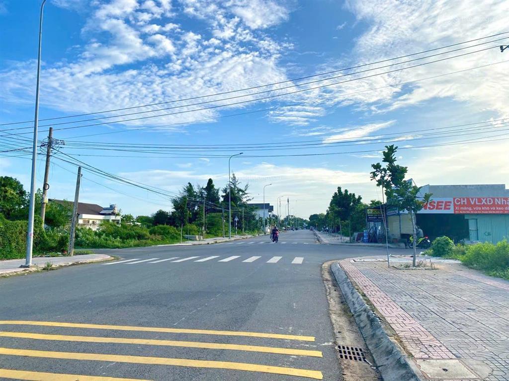 Bán đất mặt tiền đường hàng dương (đường rộng 22m, có vỉa hè cây xanh), cách biển lộc an chỉ 500m