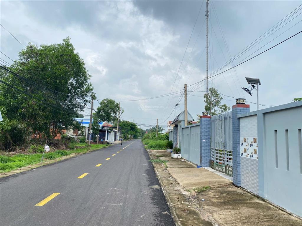 Lô góc siêu đẹp cách bãi tắm lộc an chỉ 700m. hai mặt tiền đường nhựa lớn. ngang 8m, full thổ cư