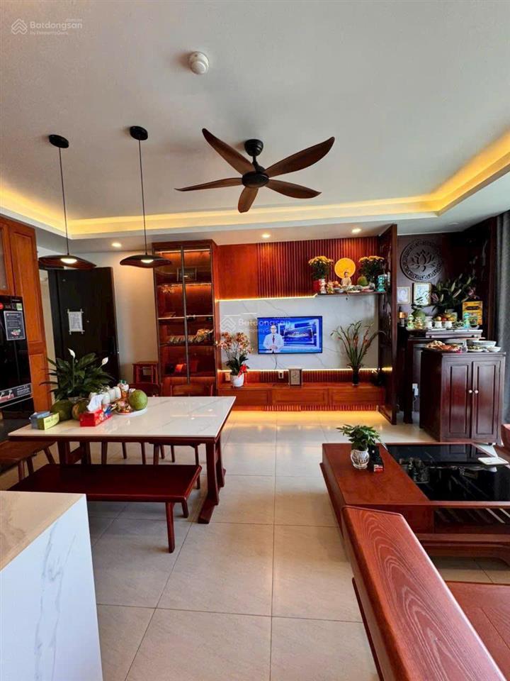 Căn góc siêu thoáng 2pn 2wc view sông sài gòn. căn a08 tầng cao. để lại full nội thất cao cấp