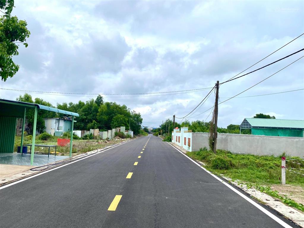 Bán đất ven biển lộc an, cách biển 500m, mặt tiền đường nhựa, giá tốt đầu tư. 155m2 (ngang 7x22)m