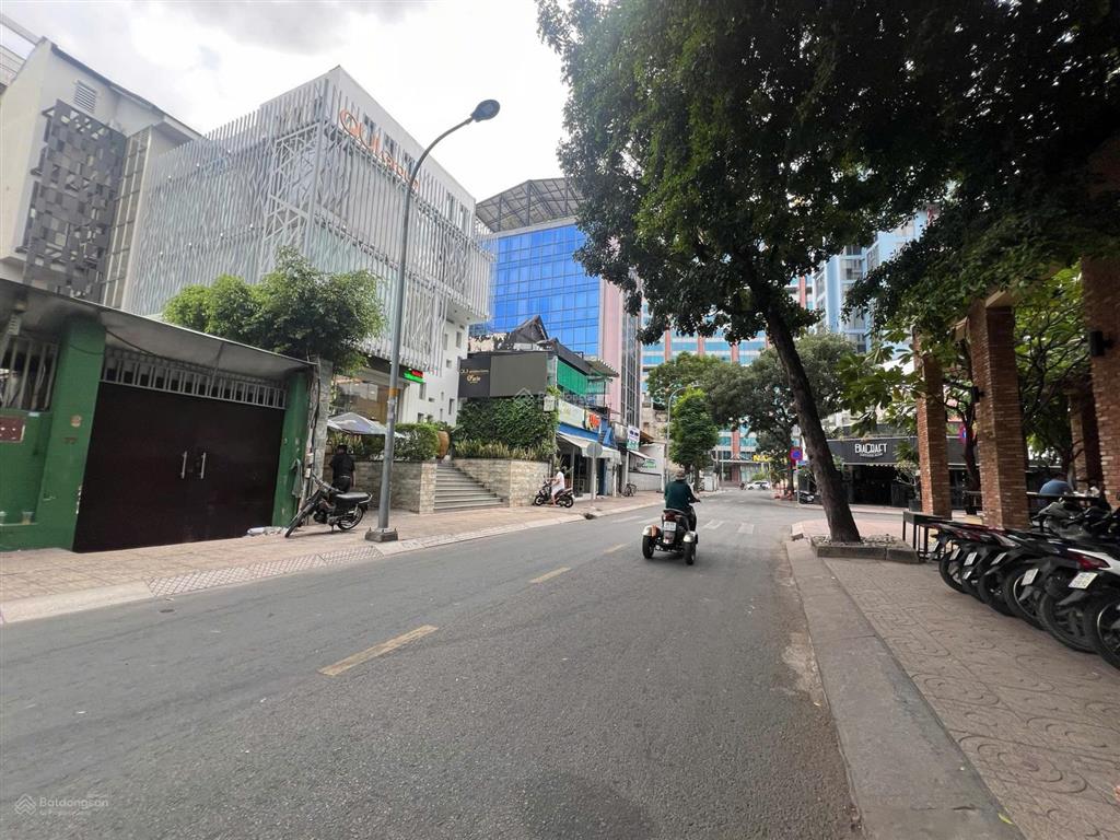 Rẻ quận 3  chỉ 498 tr/m2 mặt tiền trung tâm quận 3 ngay góc tú xương  0913 083 ***
