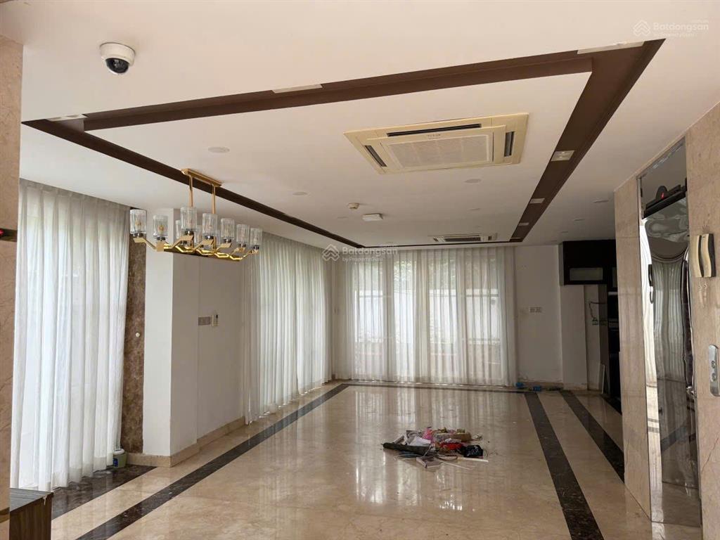 Giá tốt biệt thự góc 2 mặt tiền khu huy hoàng, quận 2  gần đảo kim cương  0913 083 ***