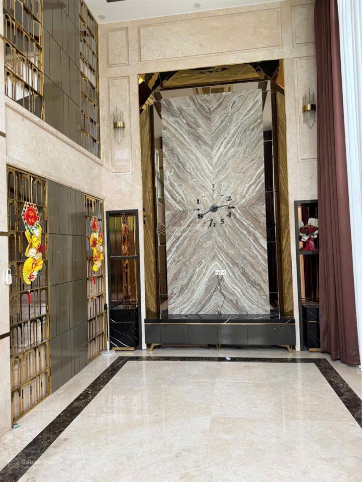 Giá tốt biệt thự góc 2 mặt tiền khu huy hoàng, quận 2  gần đảo kim cương  0913 083 ***