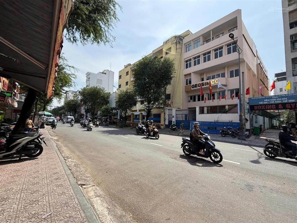 Hàng hiếm giá tốt quận 1  597 tr/m2 mặt tiền ngang 11m
