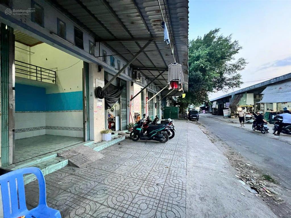 Bán dãy trọ kdc thuận giao, bình dương, góc 2 mt đường d12n1, dt 300m2, 11 kios + 9p, giá 13,2 tỷ