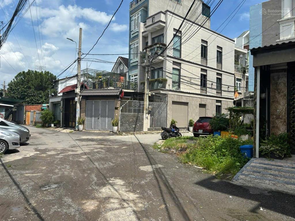 Đất phường linh đông, ngay sát phạm văn đồng, lô góc 2 mặt tiền, đường 10m, dt 5,3m*13,35m, 5,5 tỷ