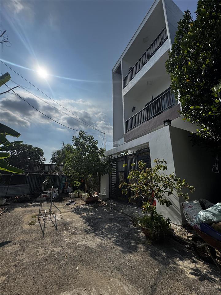 Bán nhà 1 trệt 2 lầu , dtsd  135,7m2 , 4,6 tỷ , hxh đ.6 long trường , q.9 , hcm