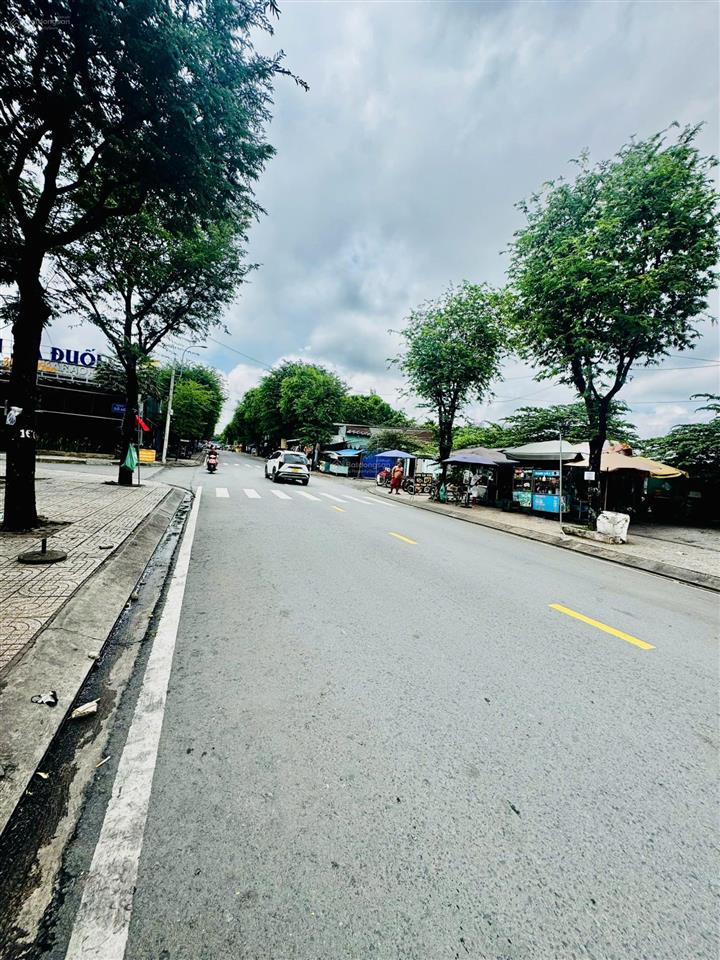 Lô đất đẹp đường 16m rộng rãi  ngang 7,5m  150m2  kdc êm đềm linh xuân