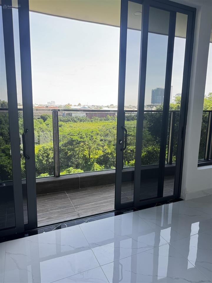 Cho thuê nhà 1 trệt 4 lầu + sân thượng đường 11 linh xuân, dtsd 400m2, pccc