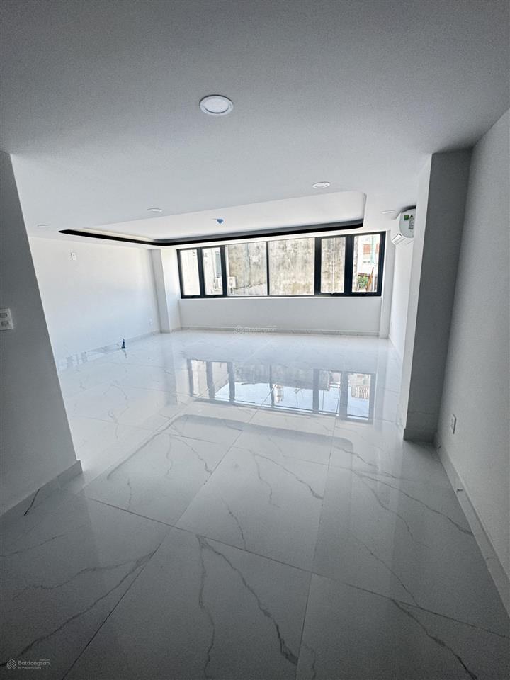 Cho thuê nhà 1 trệt 4 lầu + sân thượng đường 11 linh xuân, dtsd 400m2, pccc