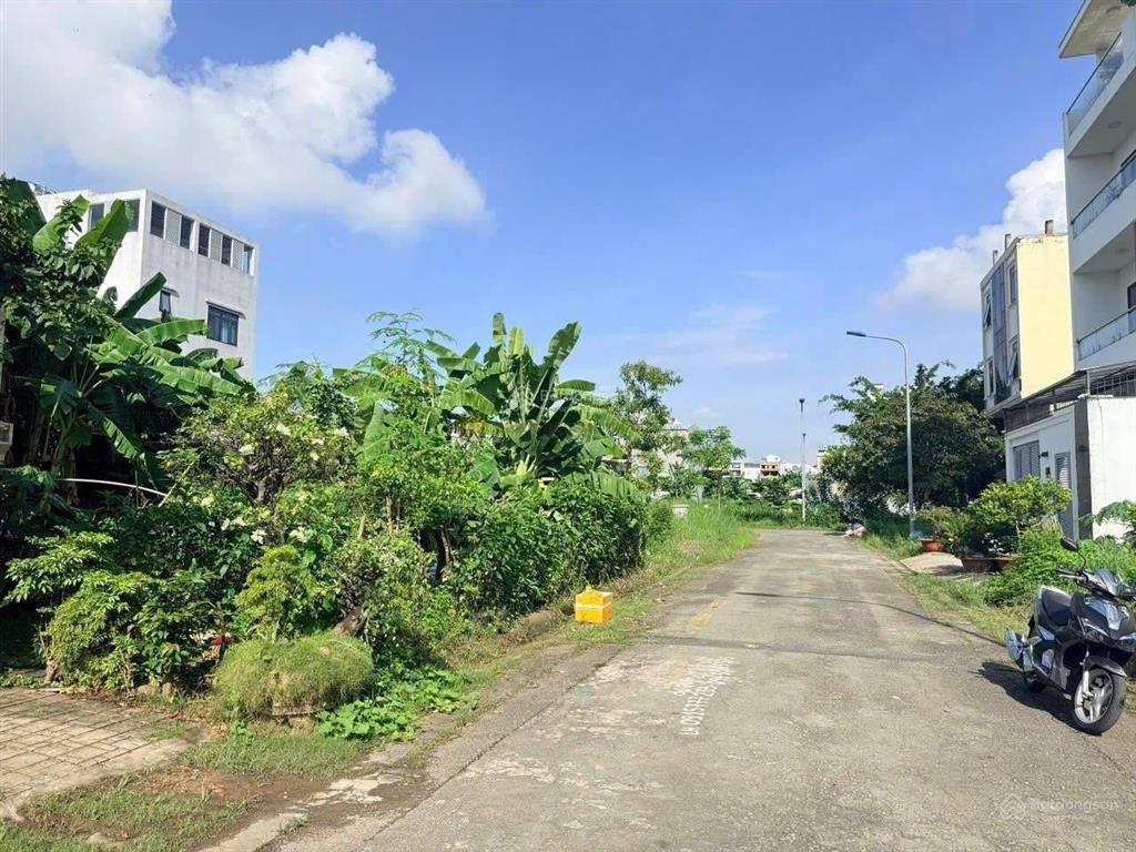 Chủ cần bán lô đất nằm ở khu dự án phú nhuận thạnh mỹ lợi dt 129,5 m2 giá 20 tỷ