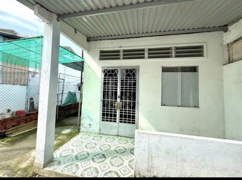 Bán nhà cấp 4, diện tích 96m2, 2 phòng ngủ, giá 4.2 tỷ