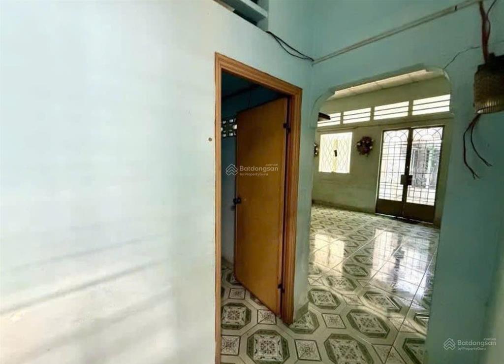 Bán nhà cấp 4, diện tích 96m2, 2 phòng ngủ, giá 4.2 tỷ