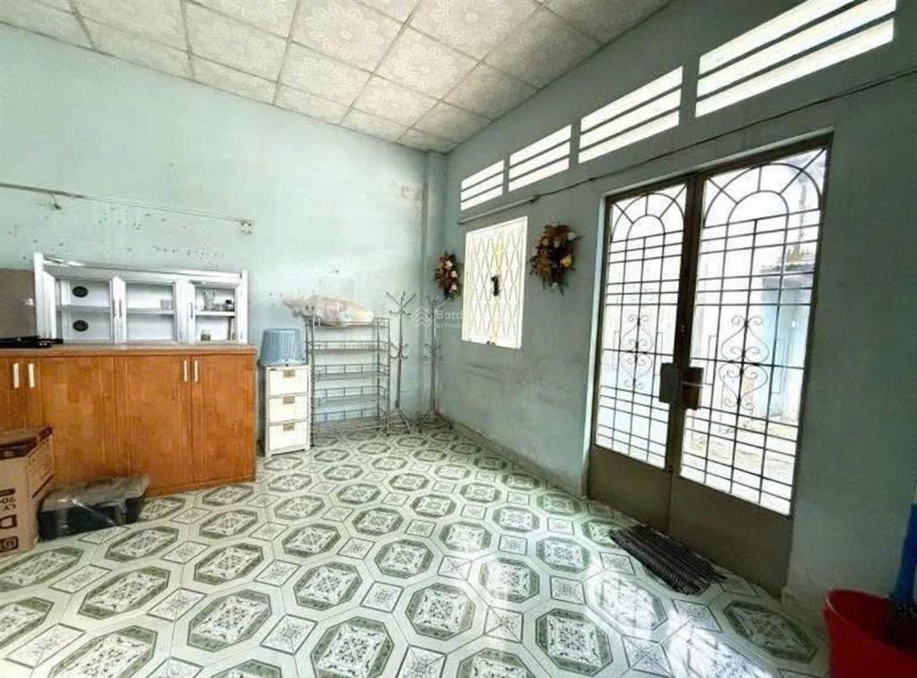 Bán nhà cấp 4, diện tích 96m2, 2 phòng ngủ, giá 4.2 tỷ