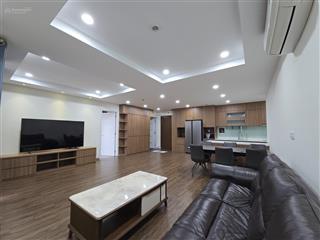 Chính chủ cho thuê căn hộ 2pn 84m2 ban công đông nam view hồ tây, full nội thất cao cấp