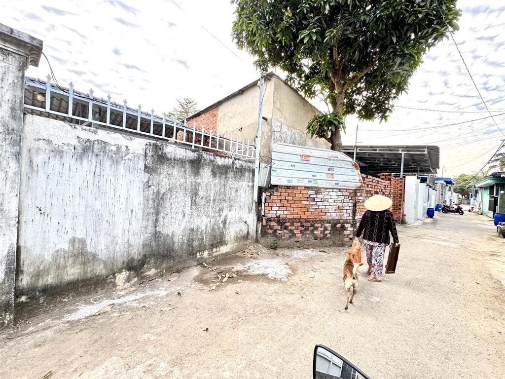 Chủ gởi bán lô đất biệt thự p.hoá an,8x25=225m2,thổ cư 100m,sổ riêng,đường xe hơi,gần cầu hoá an