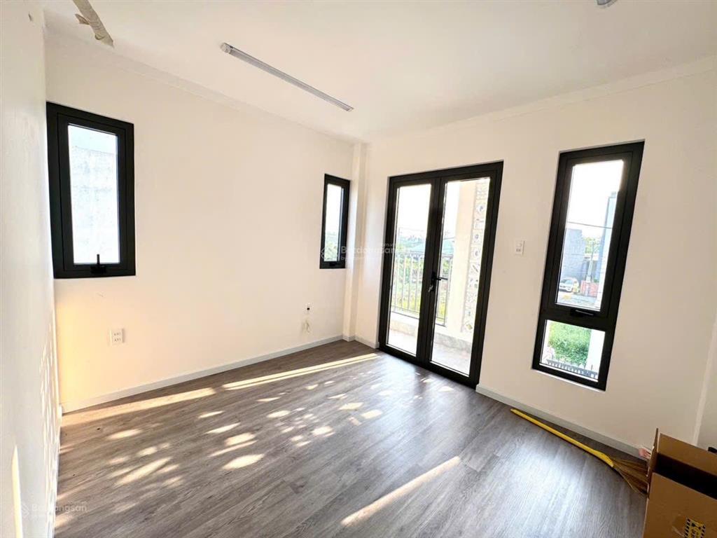 Bán nhà 1trệt 1lầu bửu hoà, 4,9x14,5=69m2 đã hoàn công, sân ôtô đường 6m, ngay cổng sau cty ponchen