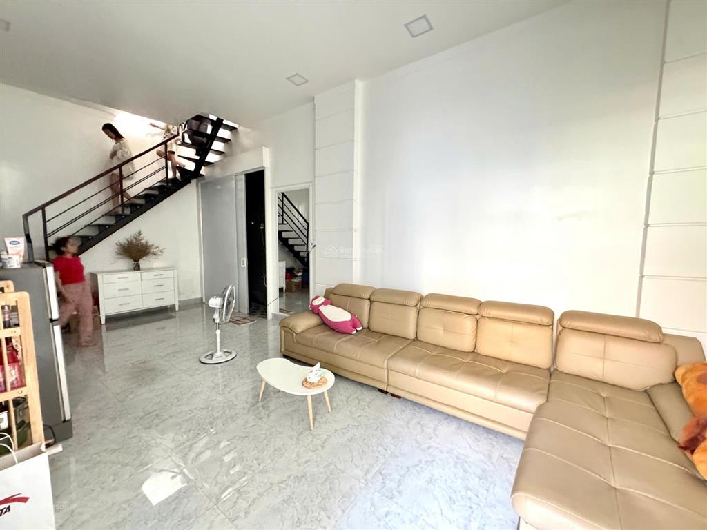 Chủ gởi bán căn nhà cấp 4 gác lửng p. quang vinh ngay bờ kè chợ biên hòa 8x12=96m2 thổ cư 100%, shr