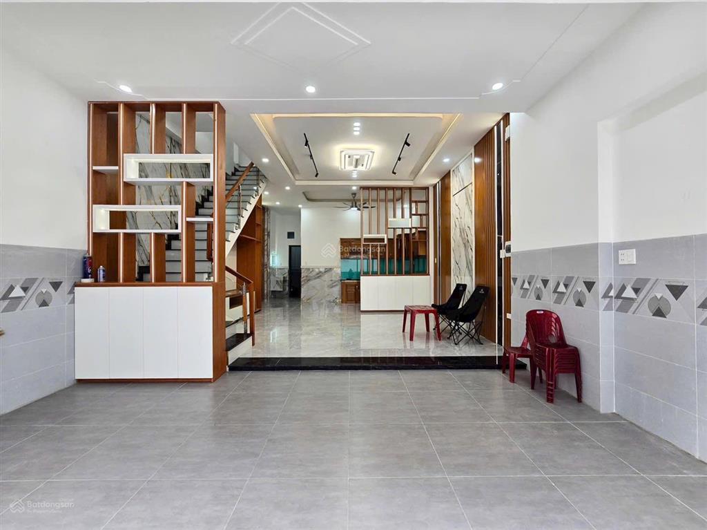 Chủ gởi bán nhà 1 trệt 1 lầu kdc bửu hoà đã hoàn công,5,4x15=80,4m2,hẻm ô tô 7 chỗ,ngay chợ đồn,shr