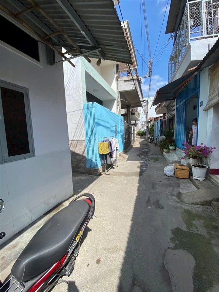 Chủ gởi bán nhà cấp 4 ngay trạm y tế phường bửu hoà, 28,4m2, thổ cư 100%, hẻm 3 gác thông, sổ riêng